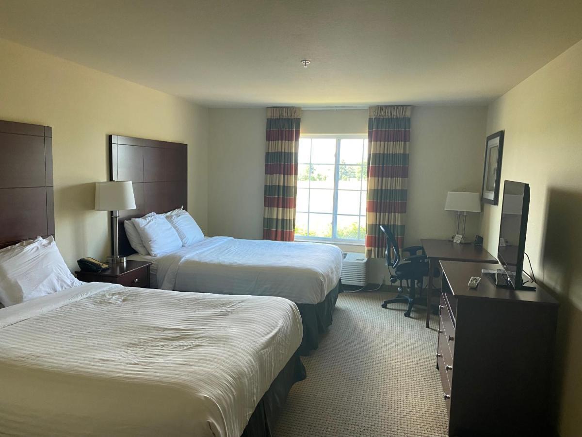 Americinn By Wyndham Oshkosh Ngoại thất bức ảnh