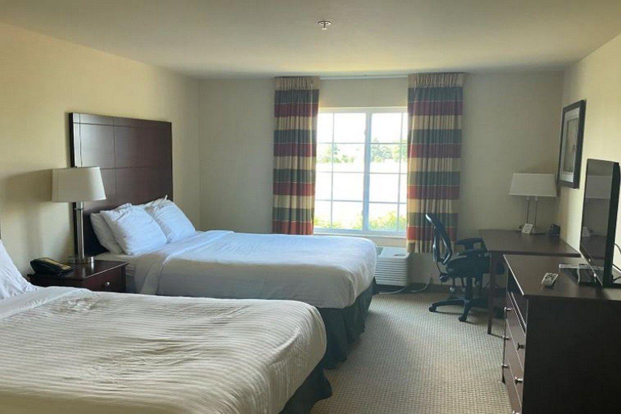 Americinn By Wyndham Oshkosh Ngoại thất bức ảnh